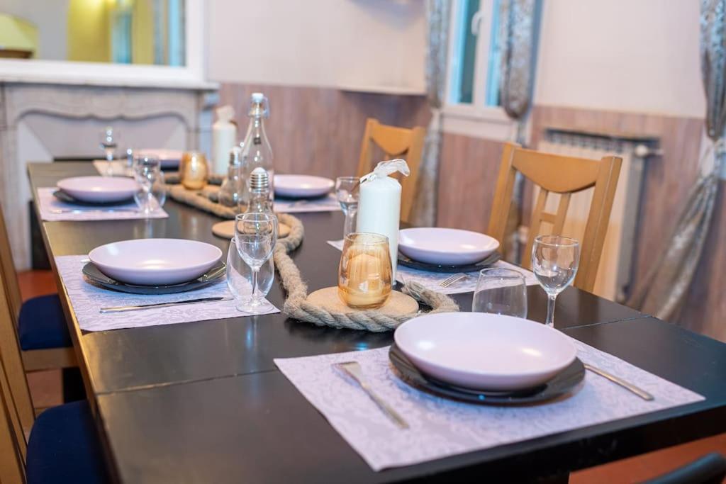 Anna-Maria : Grand Appartement 10 Personnes+Parking Prive -Actif+ Location- Marselha Exterior foto