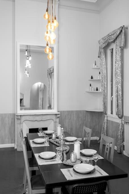 Anna-Maria : Grand Appartement 10 Personnes+Parking Prive -Actif+ Location- Marselha Exterior foto